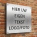 Zilver aluminium dibond bord maken met eigen tekst – 20x20 cm